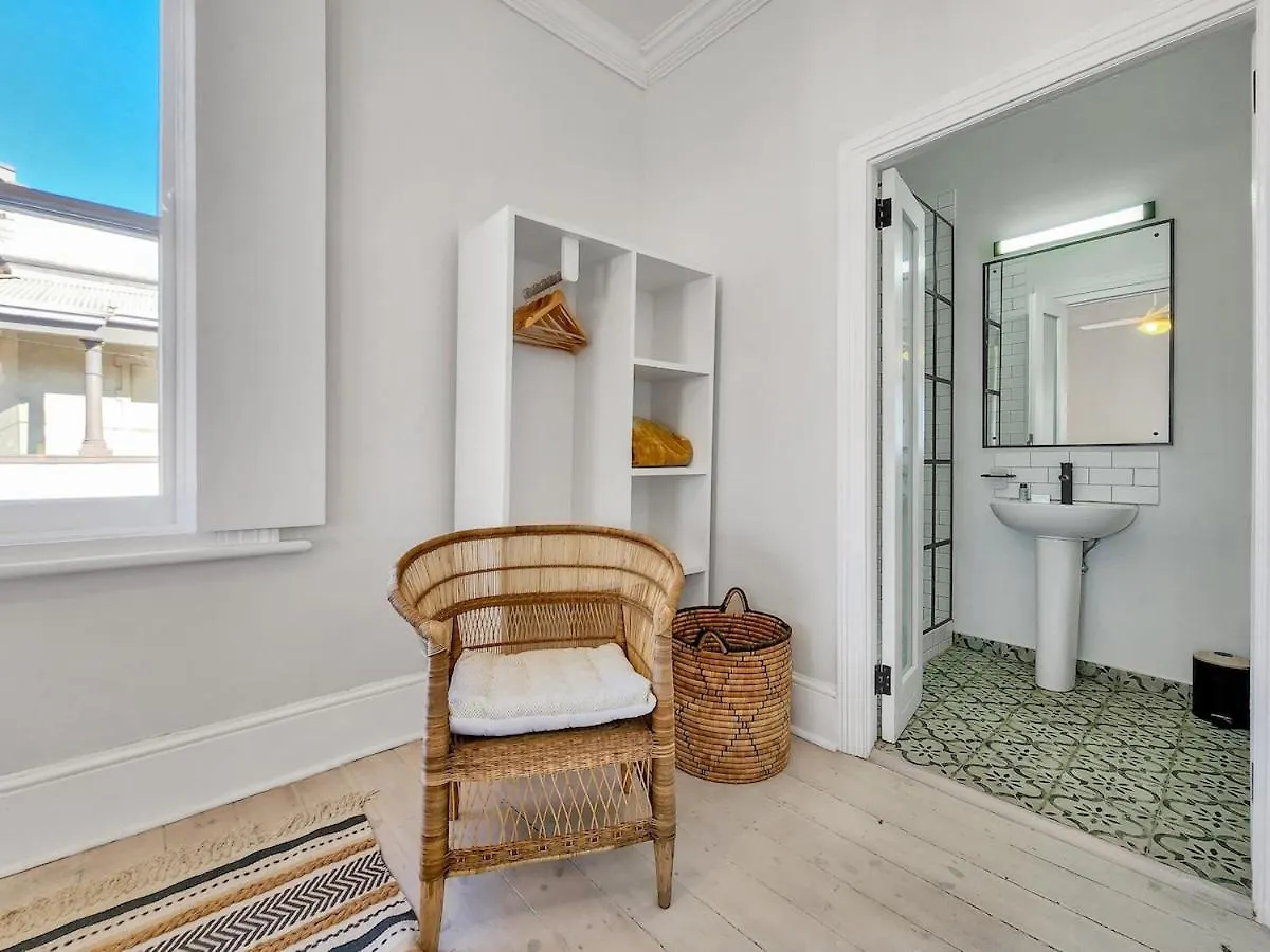 Exquisite And Homely Apartment, Private Balcony Cape Town Apartment