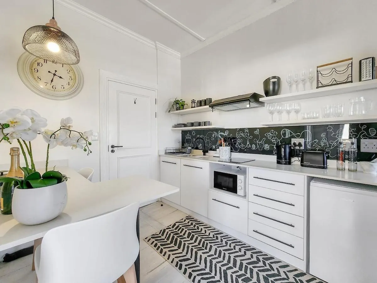 Exquisite And Homely Apartment, Private Balcony Cape Town