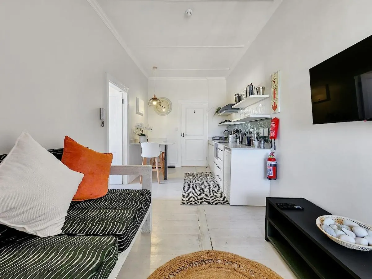 Apartment Exquisite And Homely Apartment, Private Balcony Cape Town